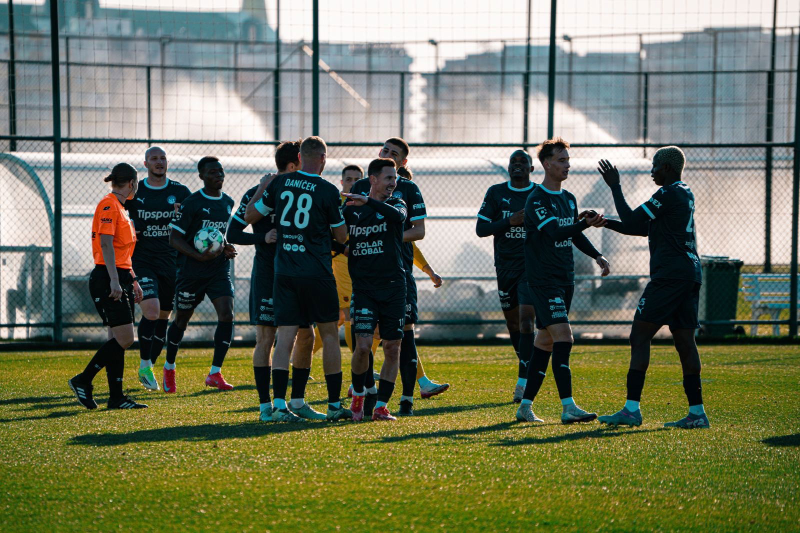 f706107b-e559-4d54-8bc8-bfbc760a26bc