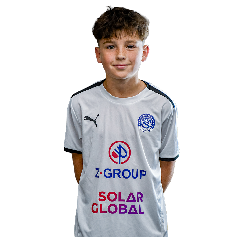 12 Dominik Máčala záložník