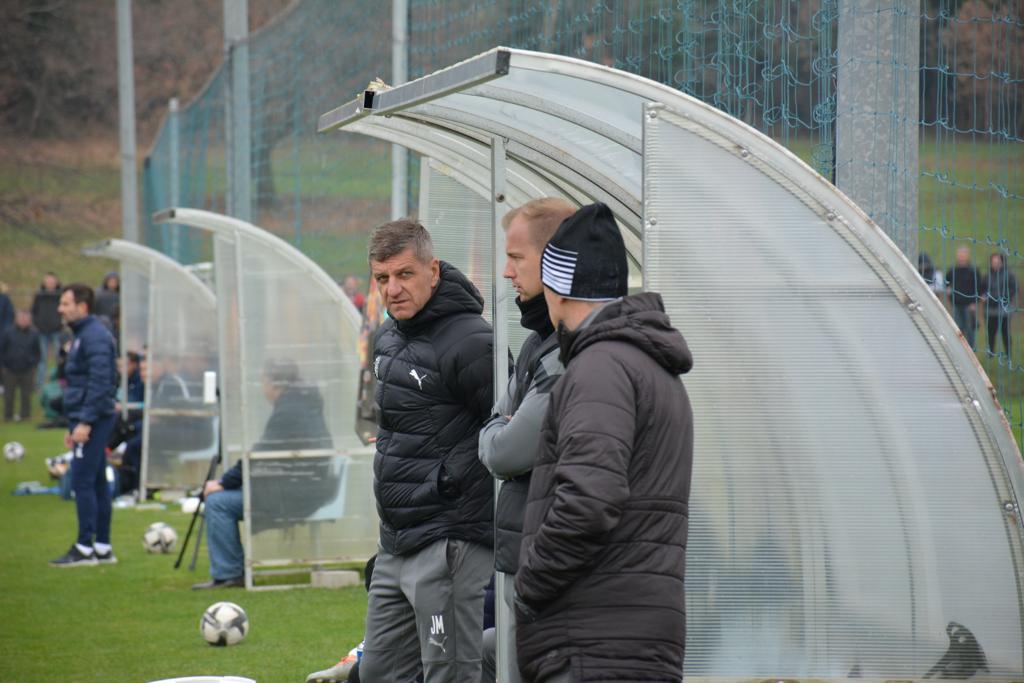 D746E889-FEB0-4245-A3F2-0A7235538761