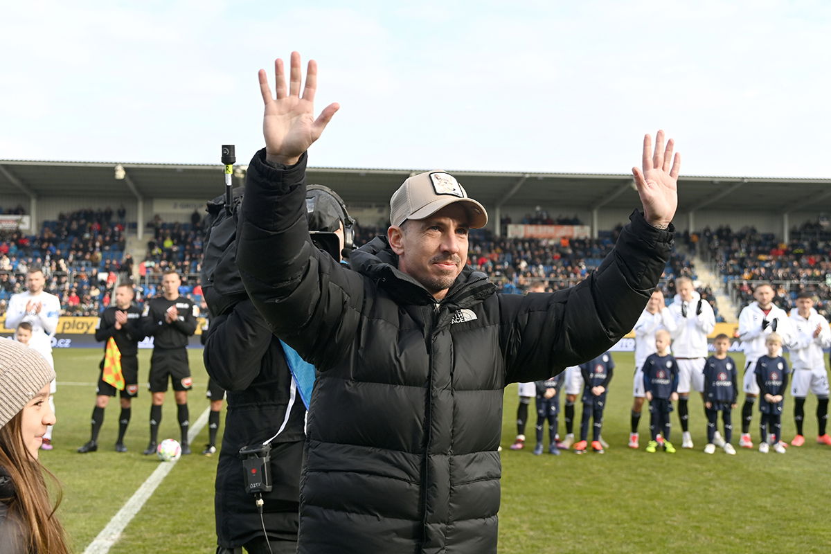 Slovácko se rozloučilo s legendou: Milan Petržela si užil potlesk zaplněného stadionu