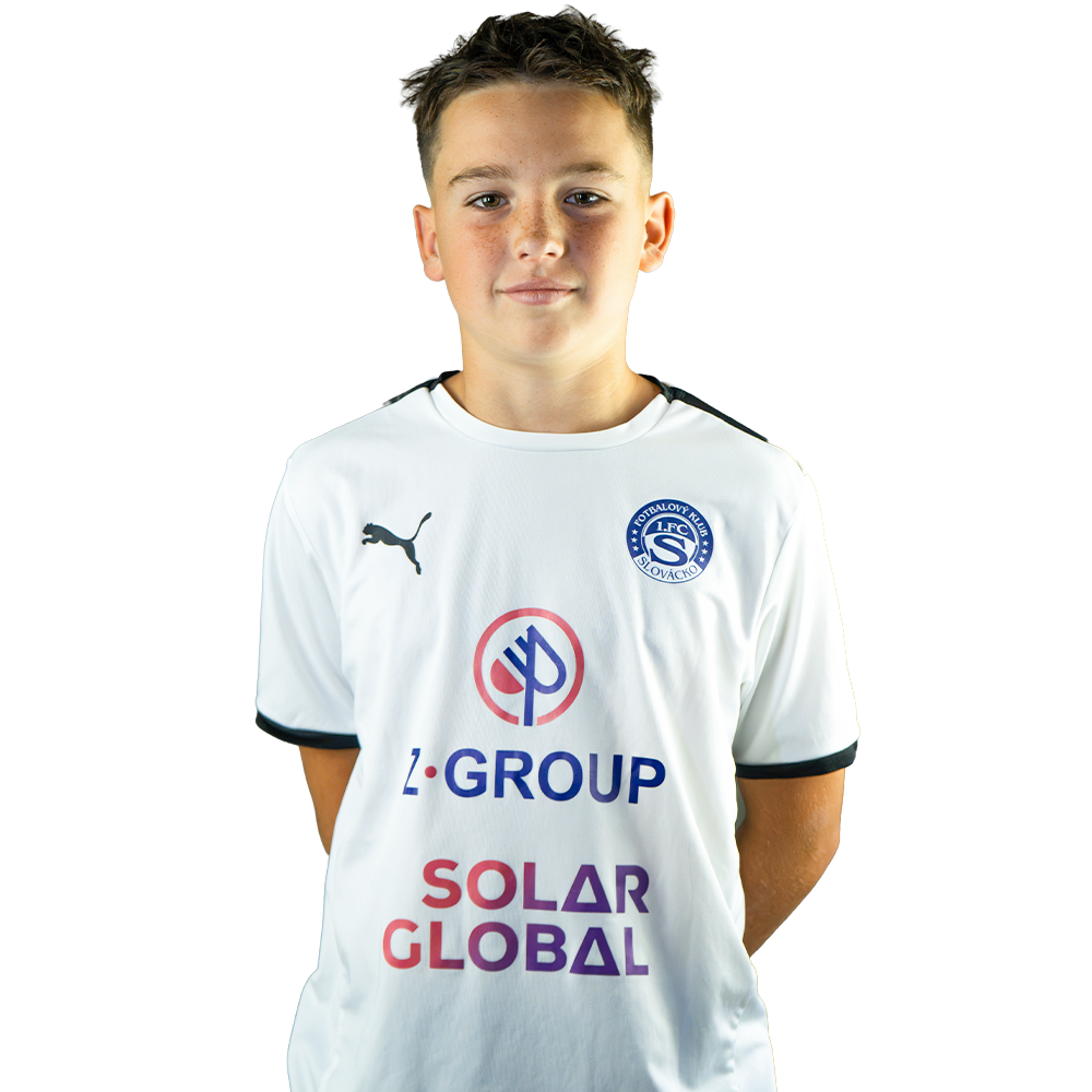 12 Dominik Máčala záložník