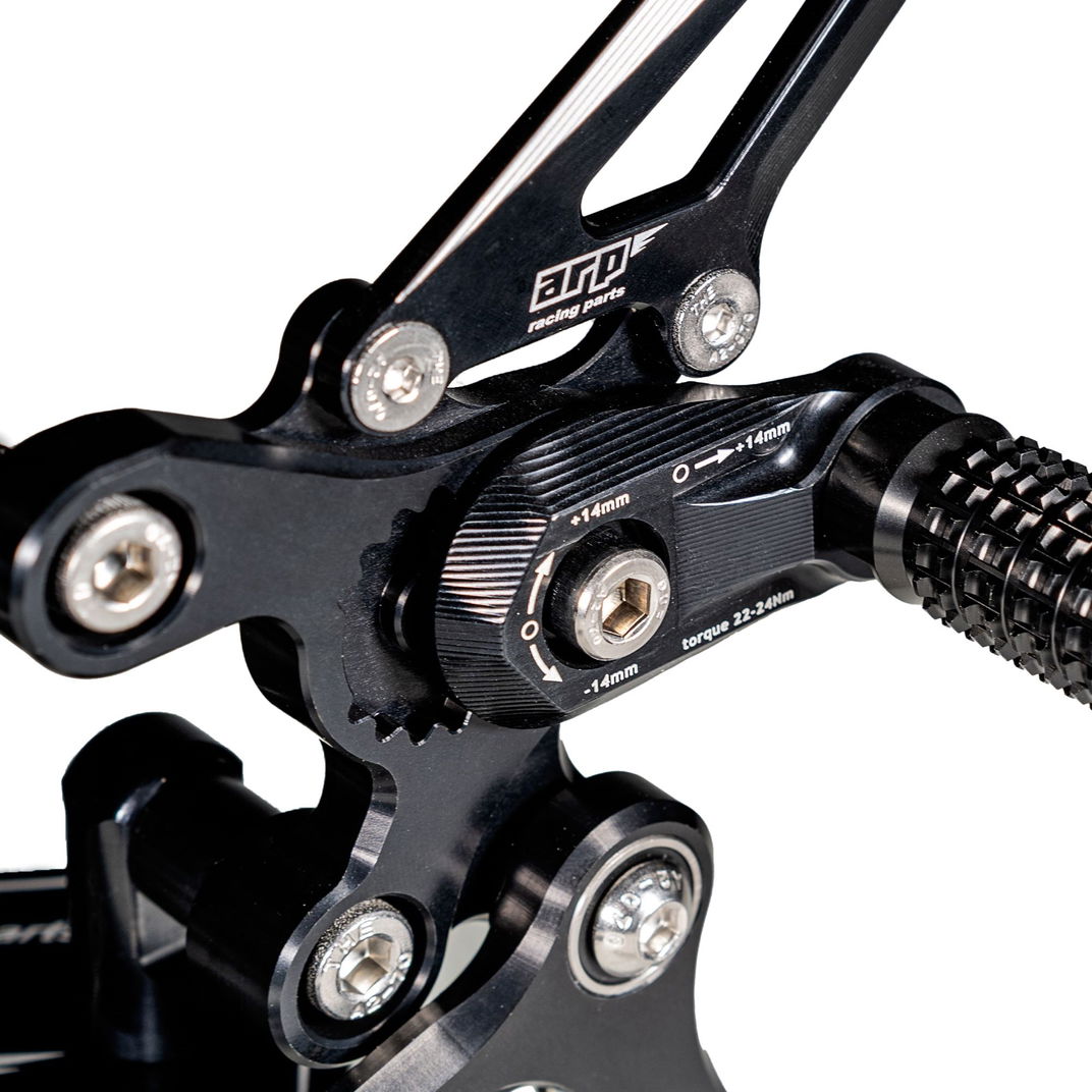 RXI01O_left_detail_1