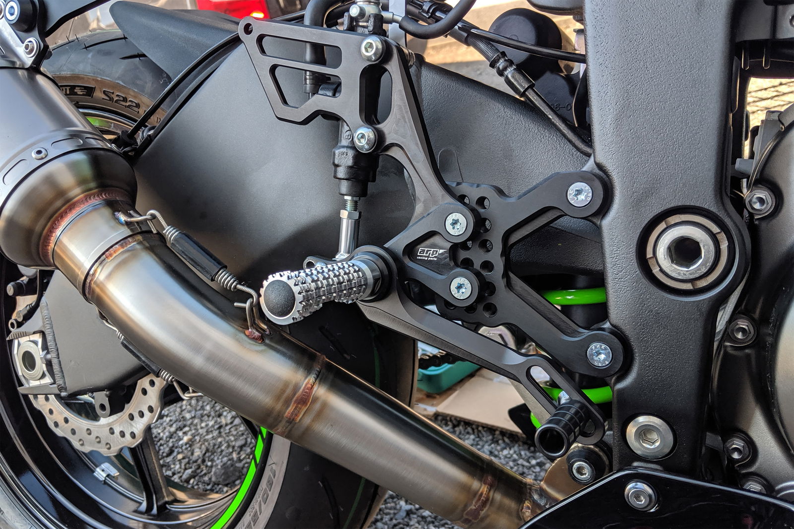 RX SINGLE SET A セット Rear set Kawasaki ZX-6R (19-24) - ARP Racing Parts
