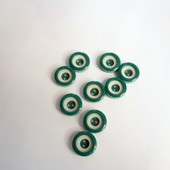 Knoflík zelenobílý/průměr 17 mm