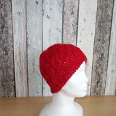 Dámská čepice s copánkovým vzorem - červená