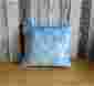 Polštářek flanel fleece- Vločky na modré – 40 x 40 cm