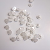 Knoflík perlička, hvězdička/průměr 13 mm