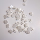 Knoflík perlička, hvězdička/průměr 13 mm