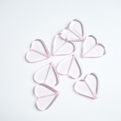 Plastová dekorace ve tvaru srdce - růžové