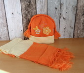 Dětská čepice s copánky a šála - oranžová