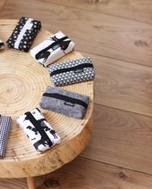 Elegantní látkový obal na kapesníčky – Kočky na bílé