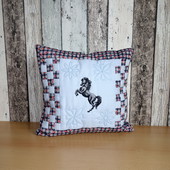 Polštář - Vzpínající se kůň