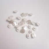 Knoflík perlička/průměr 13 mm