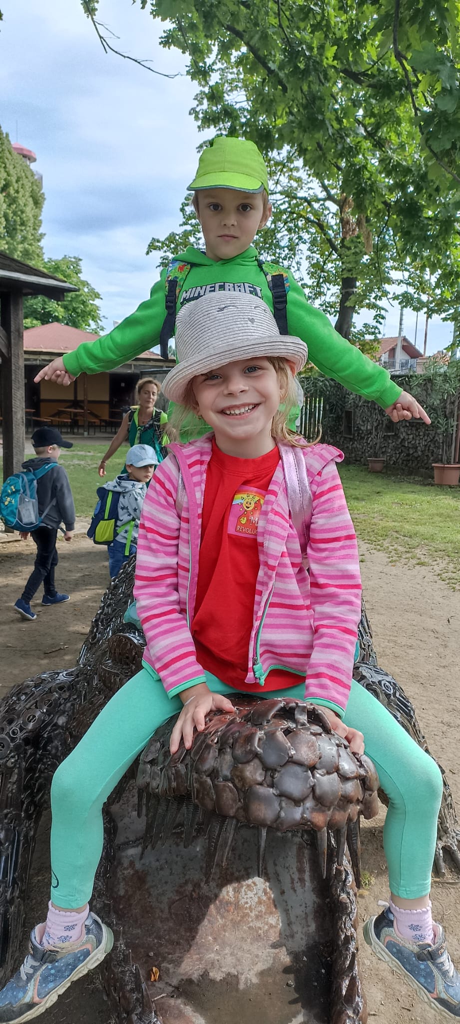 9257af9c-3fa1-4a85-9792-f8a4afae3856