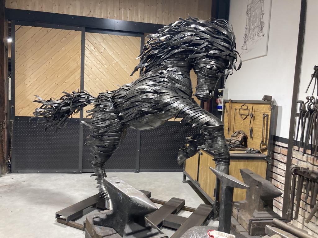 42ee0c2b-9809-490c-a610-bbc74604355d