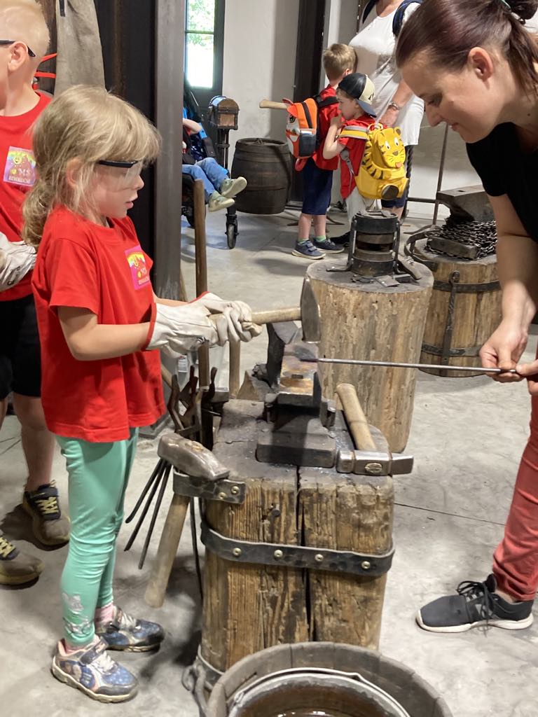 fb89b318-c272-4550-918e-b7fbf9bd1287