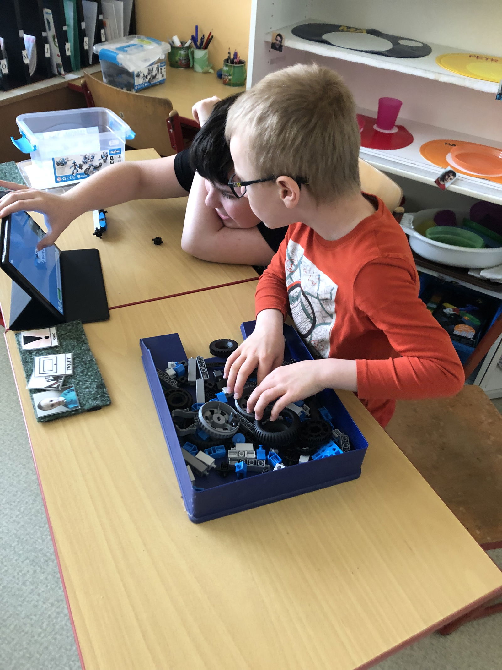 EC902F28-BAAB-43C8-A94A-CF2B0158AB9E