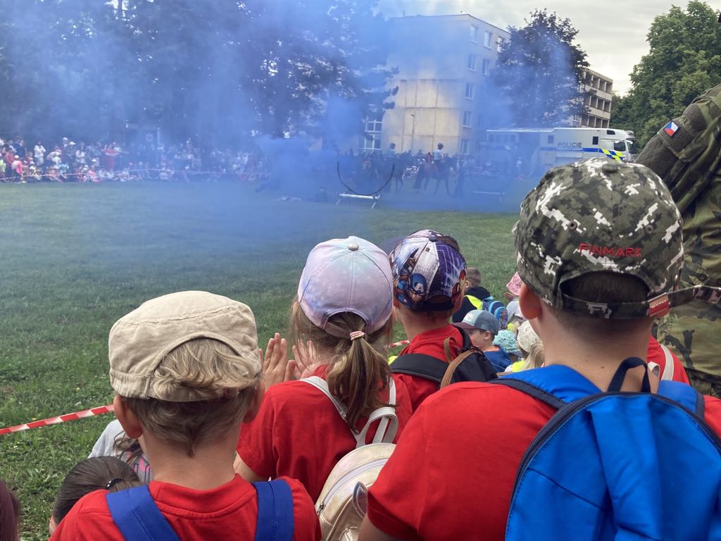 9bd93879-3357-4914-b98c-781785d68977