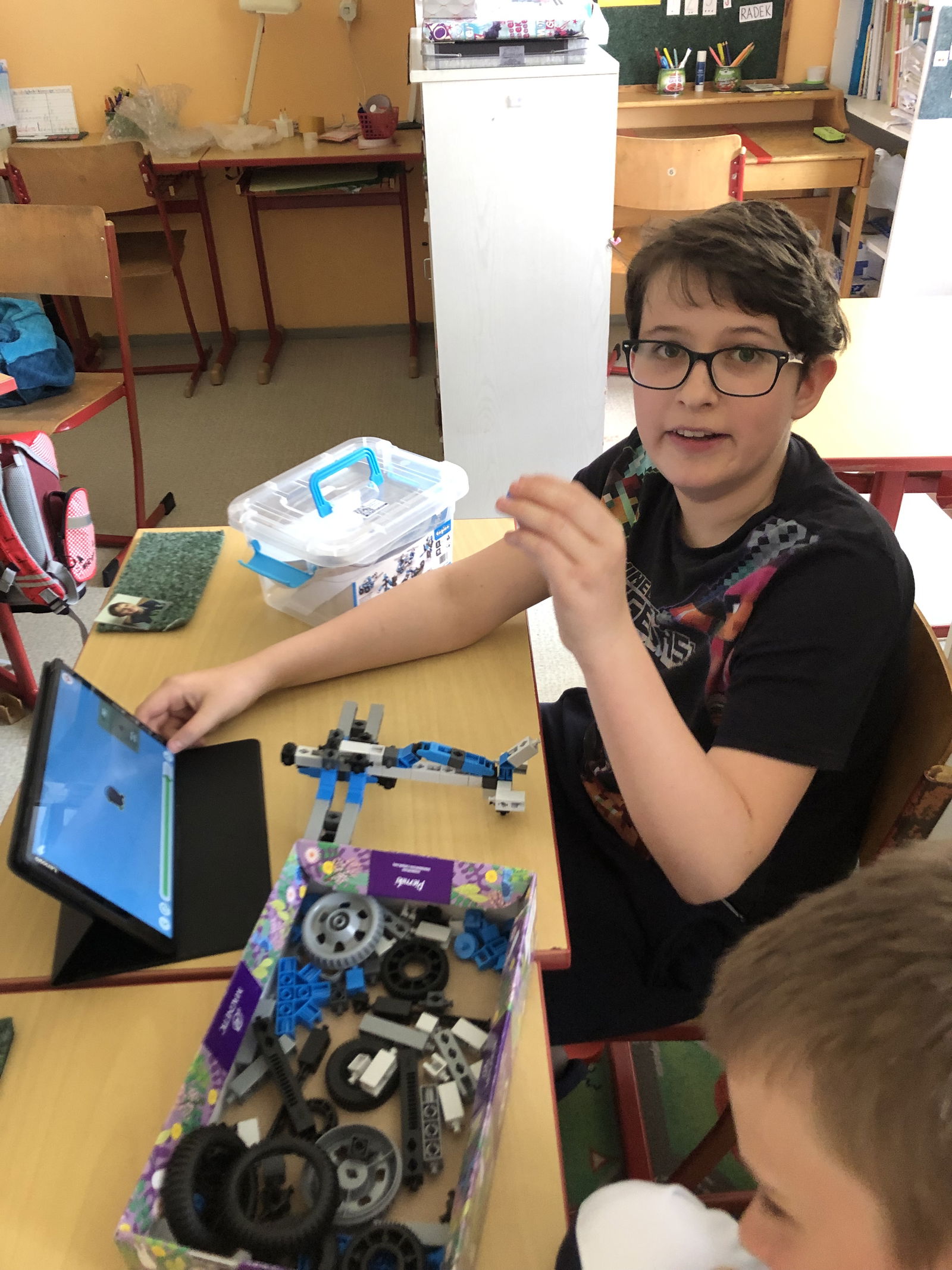 AA7234DC-1DB5-4EE1-AA38-82D95CA8897F