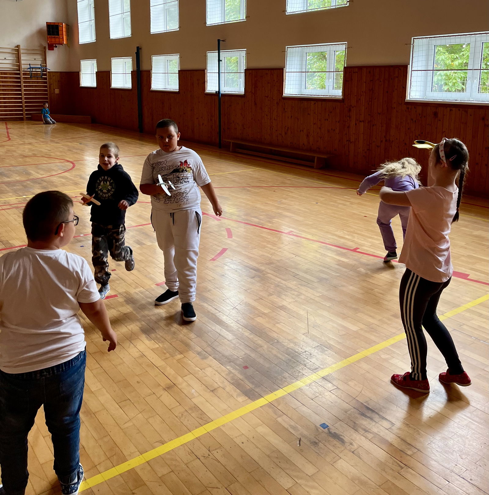 4E322418-9269-4C8B-9149-3D72A65984AB