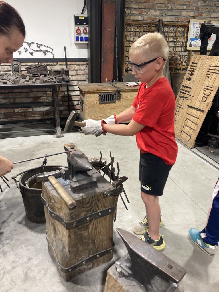 65c76e1f-6b78-43d3-a2e9-d81f8c2e185a