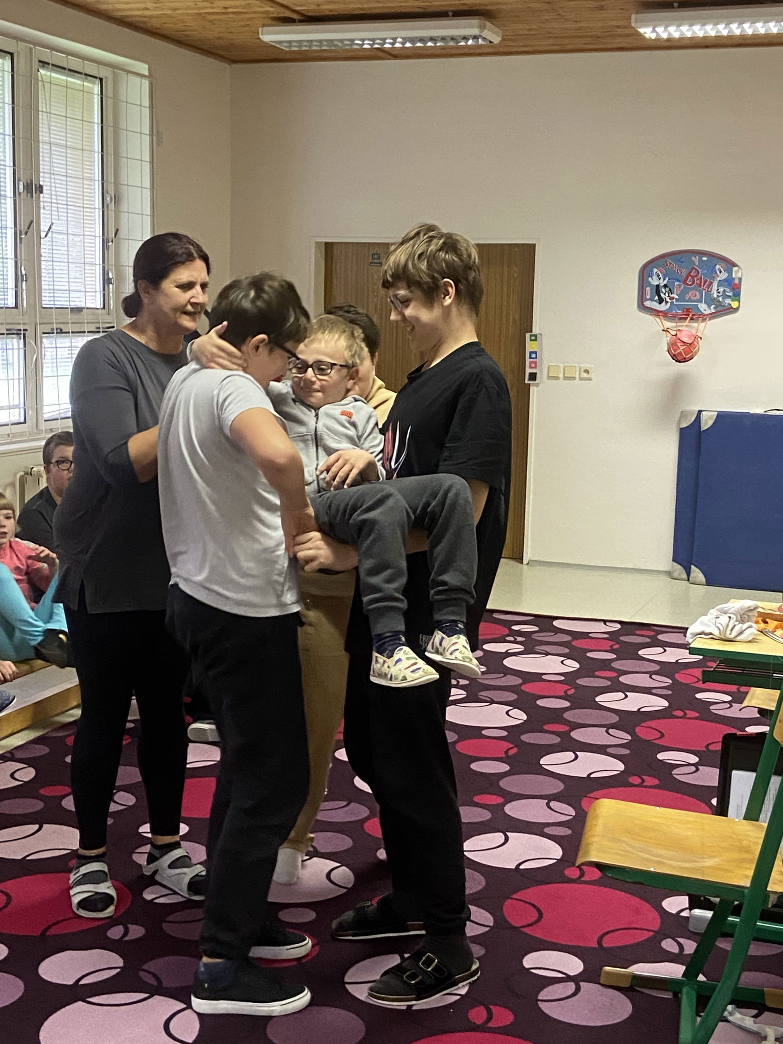 ED834C35-1832-4B81-BFB3-B056B8942AC1