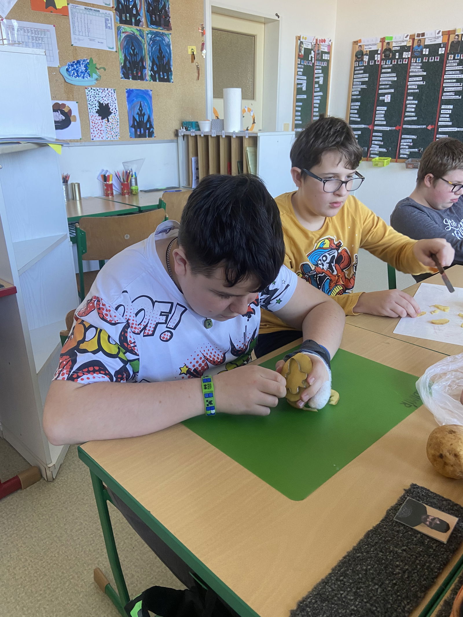 994A5711-7B87-4B1A-B5D0-8070C4493D92