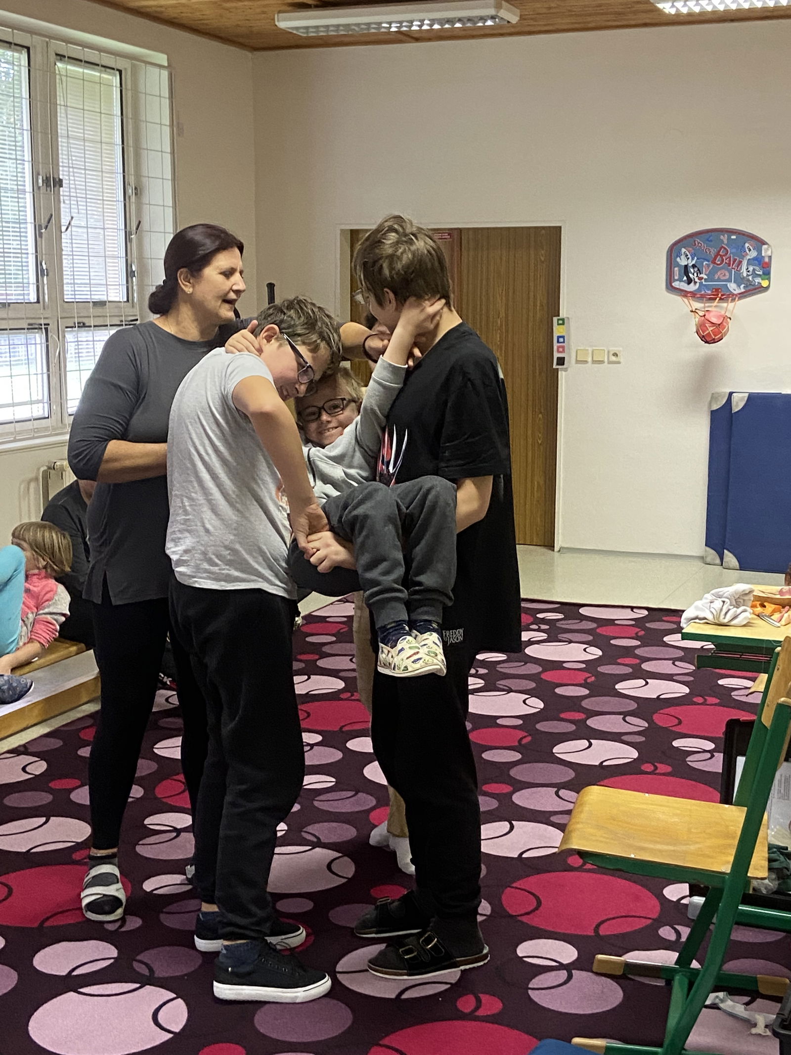 37629E2E-DE6B-4E4E-9627-9721216D9F33