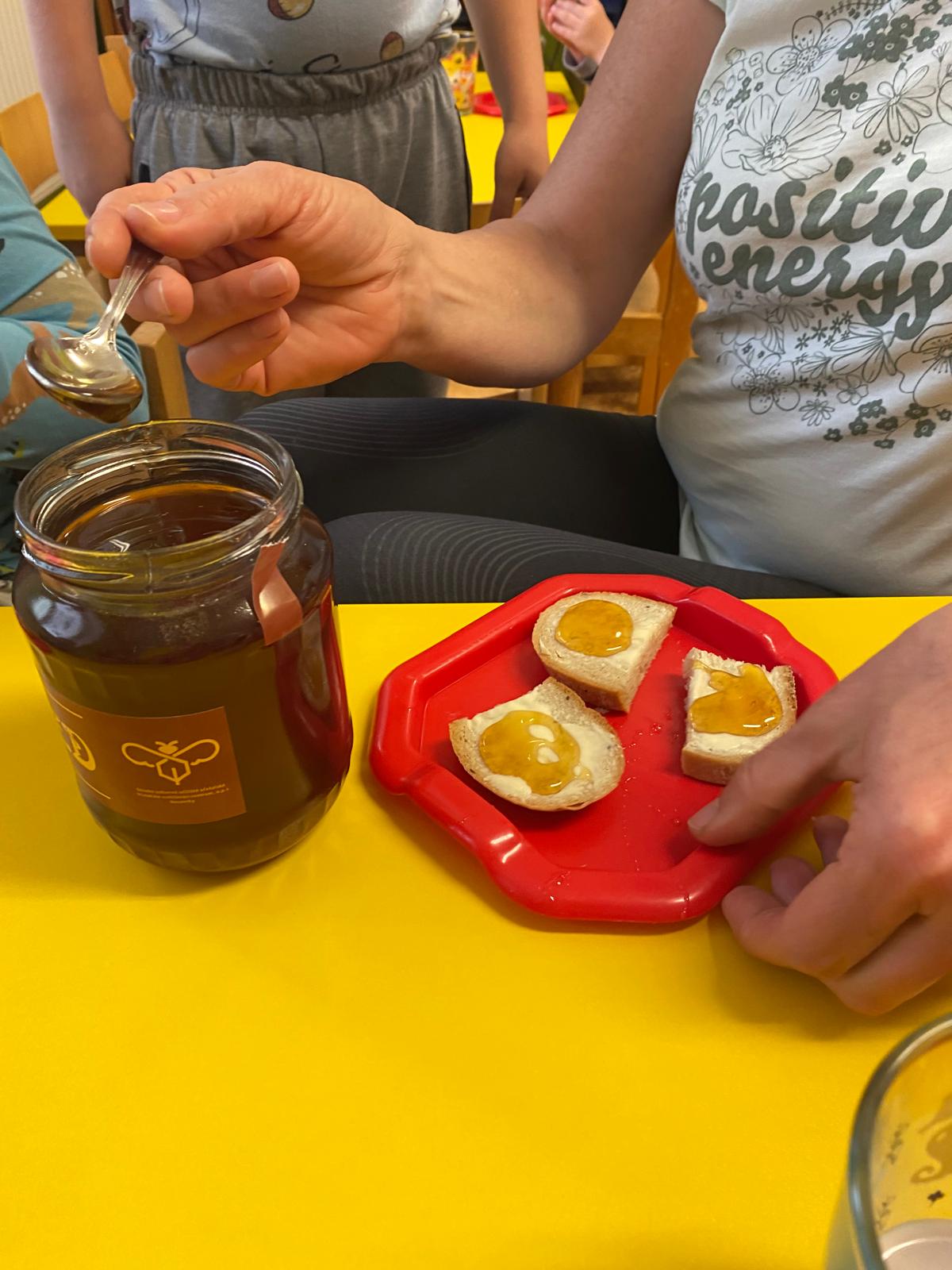 b91badaf-5330-4261-affe-6d61a14624f0