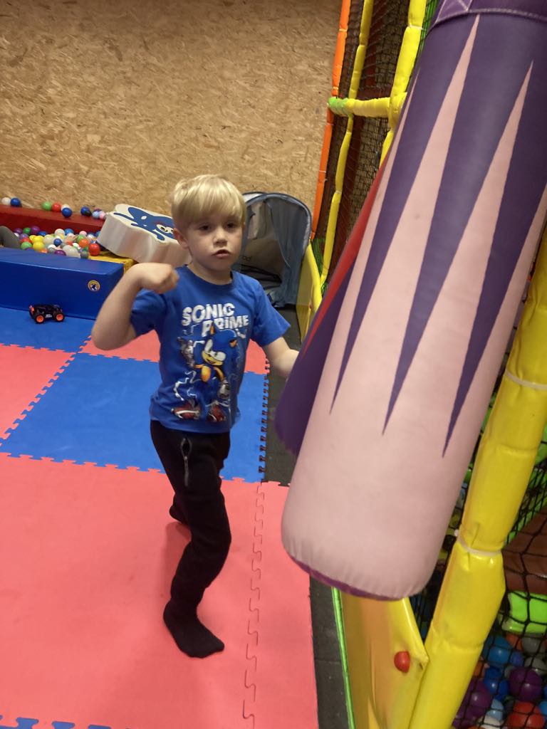 1fd0e233-3227-4268-90b8-1745eac3887c