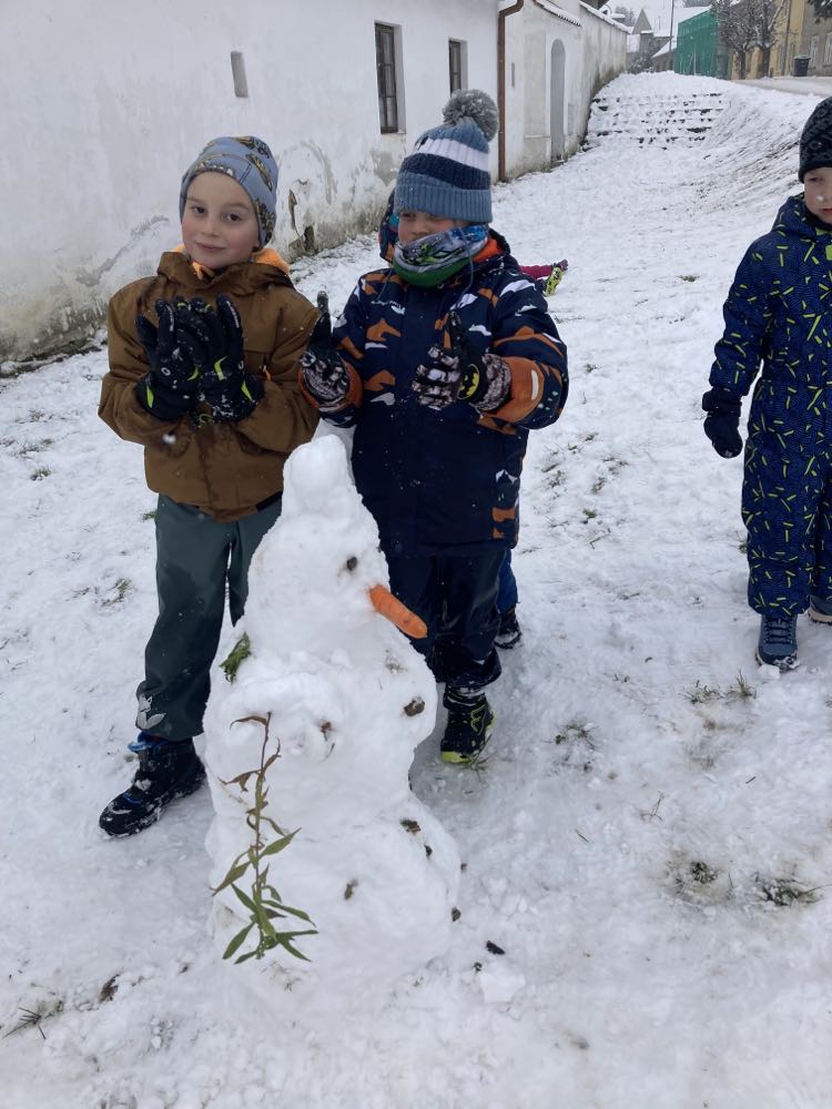 385529682_319564620852885_7361617203779134815_n