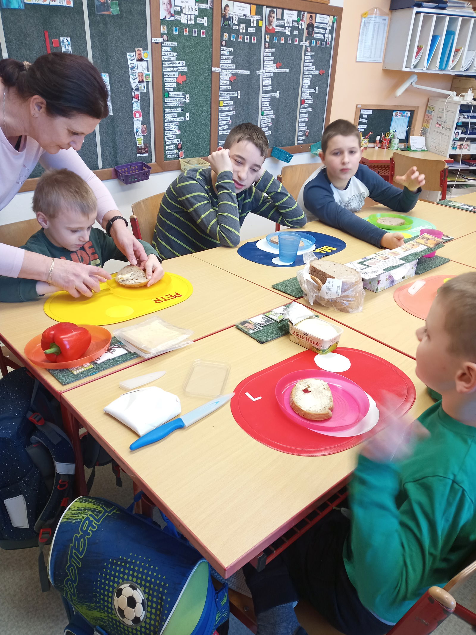 pondělí-obložený chleba