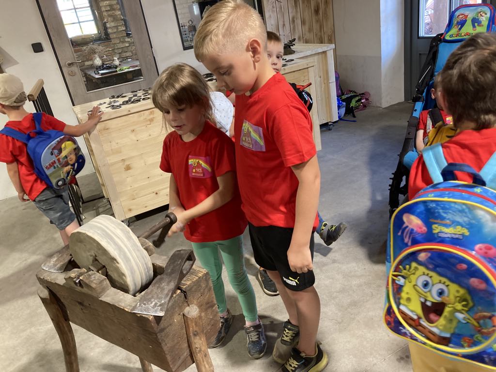 f1c9df13-c039-471f-91de-a539e9466340