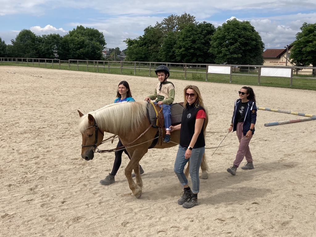 c964caa5-4fc9-48dd-863f-975114e449b3