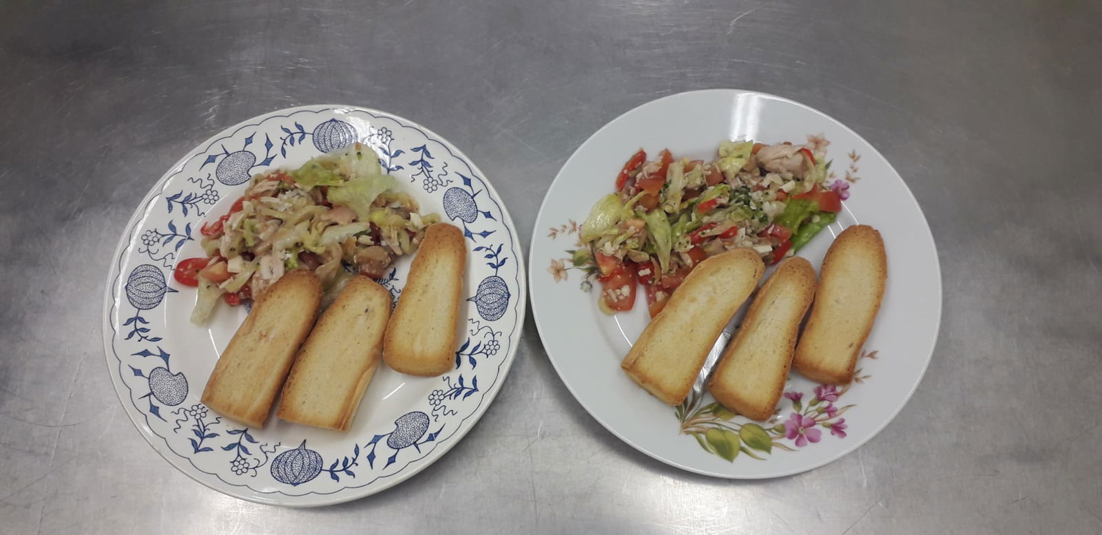 Italský salát s kuřecím masem