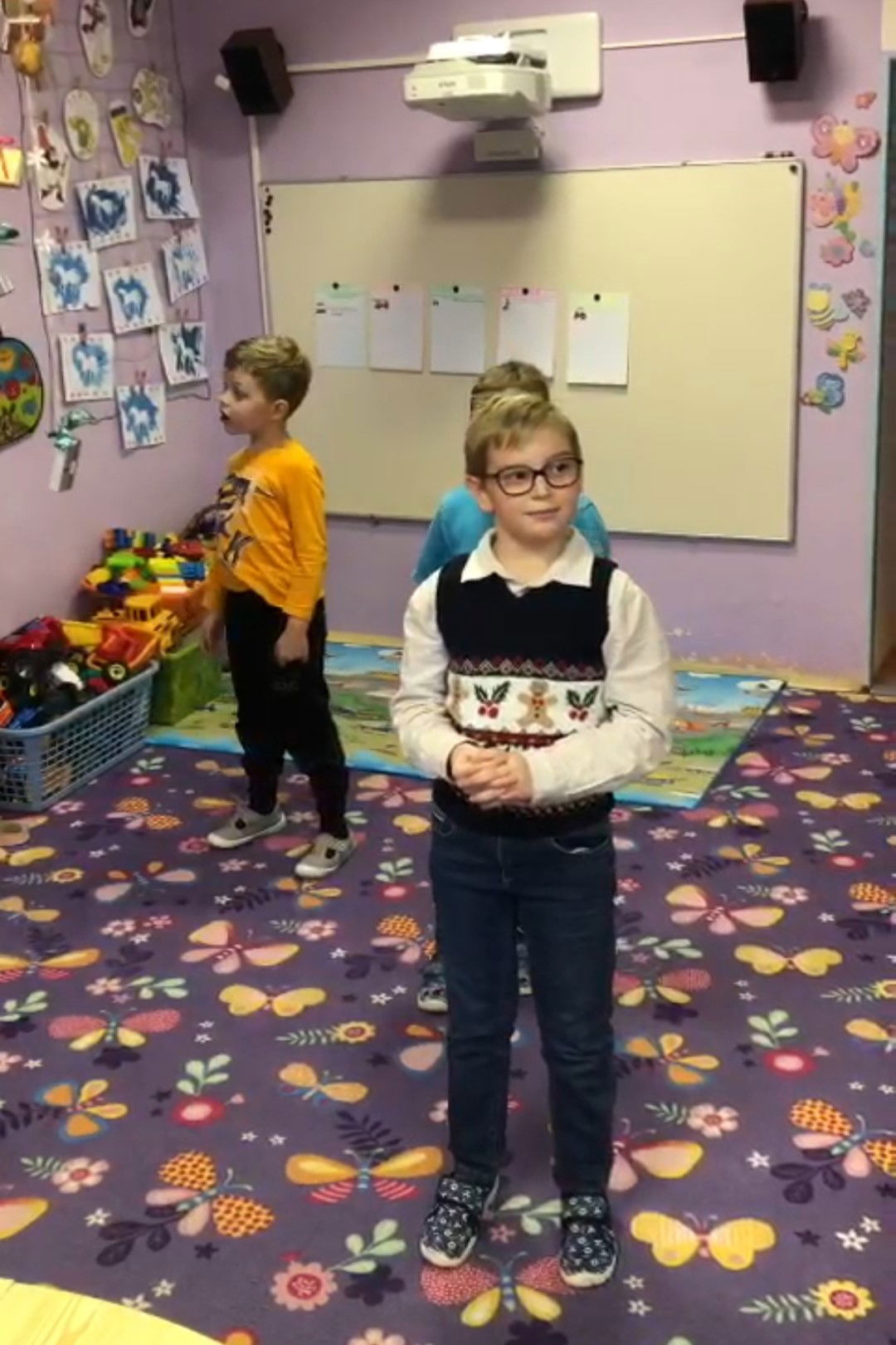 Screenshot_2023-12-17-14-13-48-337_com.miui.videoplayer