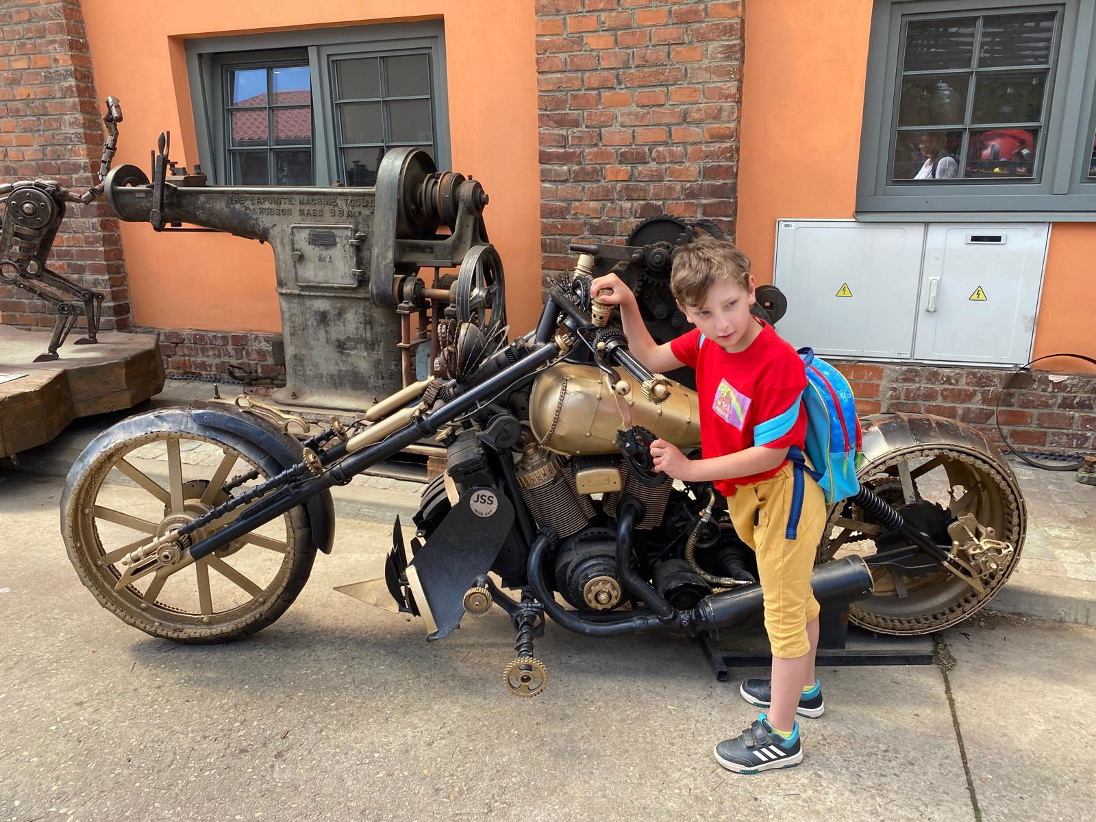 WhatsApp Image 2024-06-10 at 06.39.33 (5)