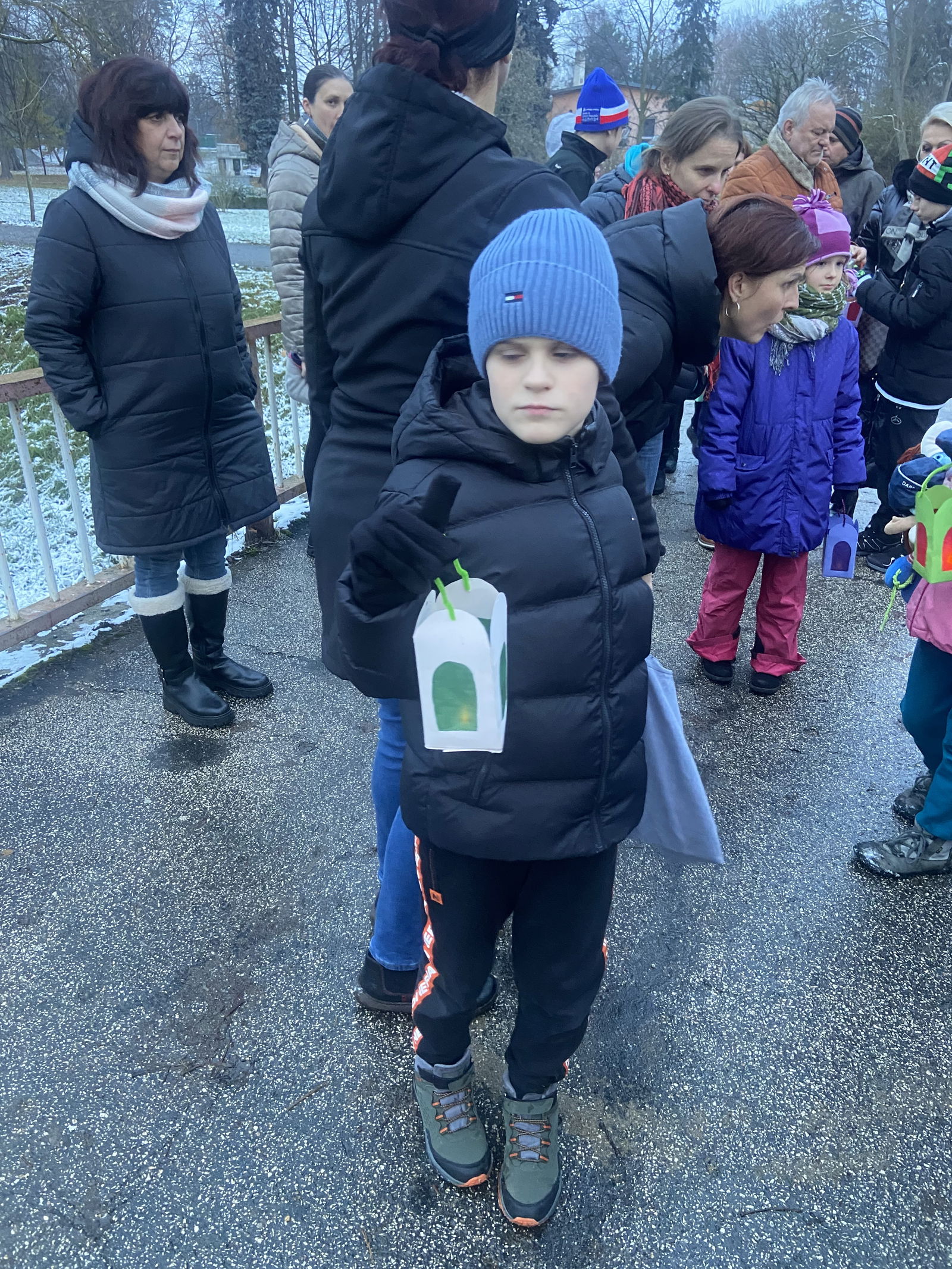 D5EDDB3A-40E8-478C-A069-F715A070795B