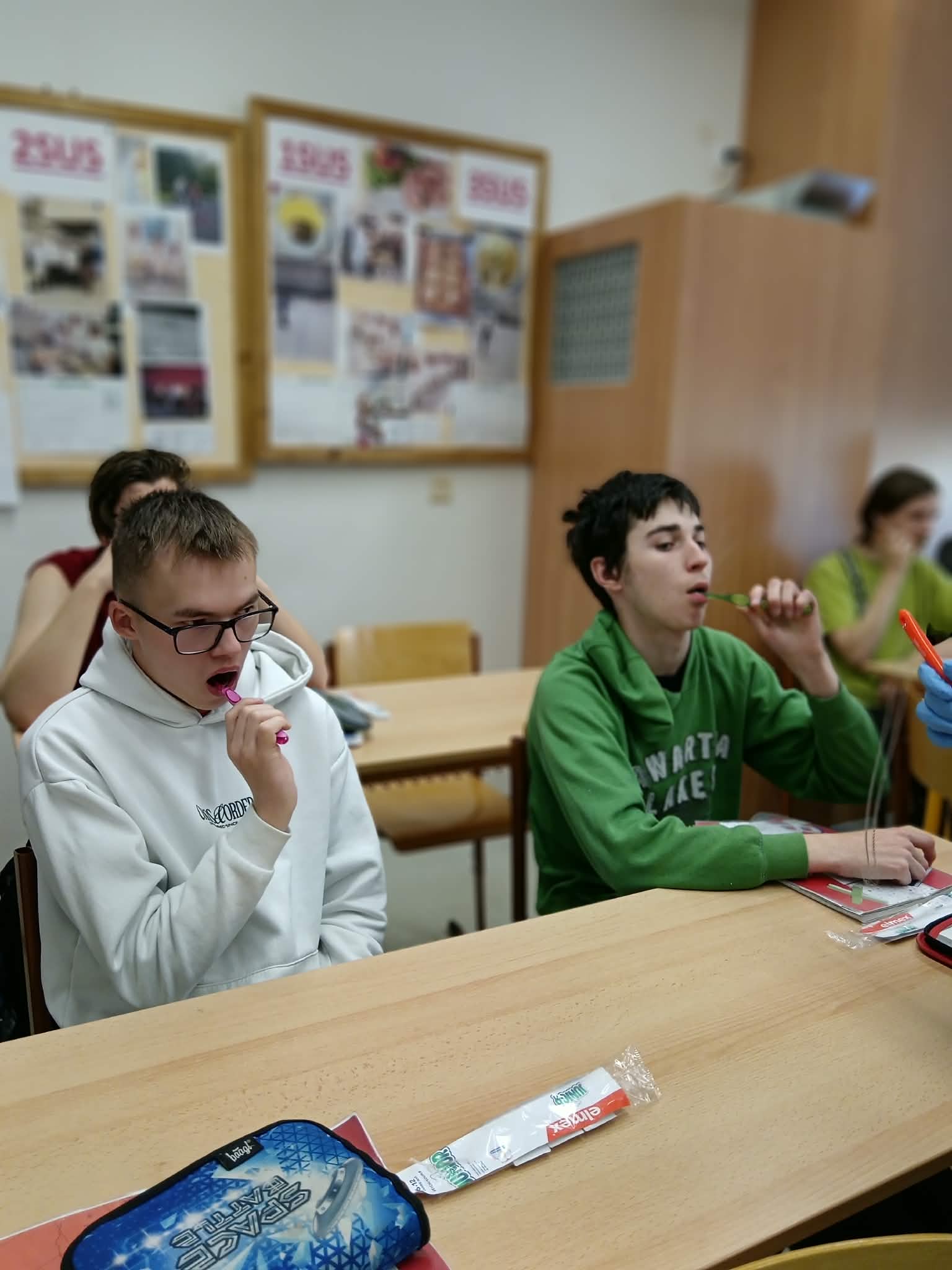 18e86407-4199-4920-8a37-9e54ff802099