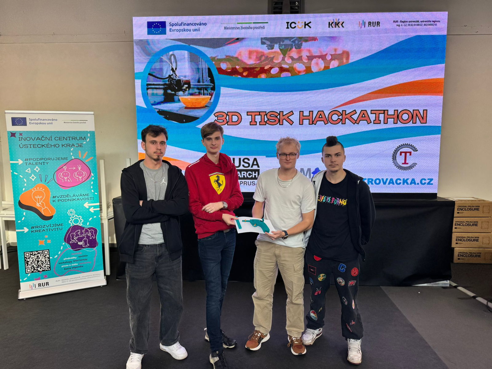Tym-tyrkysovy (1)