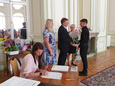 8__41778edb-d8c2-4cec-80a6-ae5ebad1872d