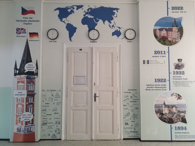 43 vstupn¡ port l s hodinami