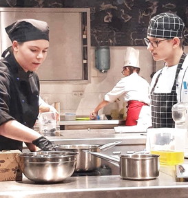 19CE8366-23F4-4679-8341-3F91D1807EC8_1_201_a