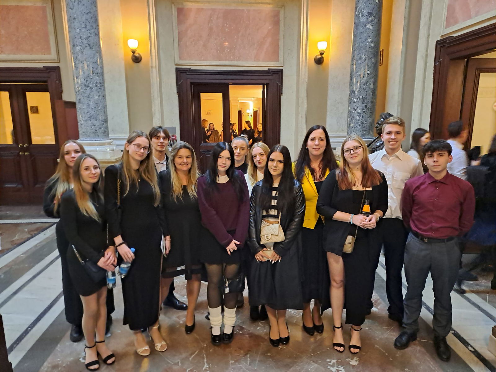 81647ccc-582b-468f-a707-a65cbd79683e