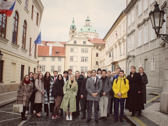 f32dd39b-573d-4e79-aa7c-832491ae1353