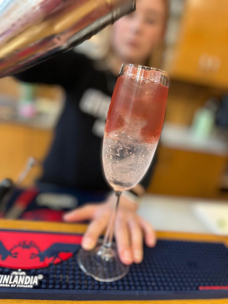 DE9A6998-2C86-4D76-BF0B-E2F04FE74F88_1_105_c