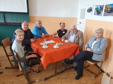 22 Ing. Jankovec, Mgr. Ml dkov , absolventi OA (Kruçnohorsk‚ noviny)