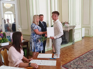 7__359caaca-a071-4430-96e6-2307d4320874