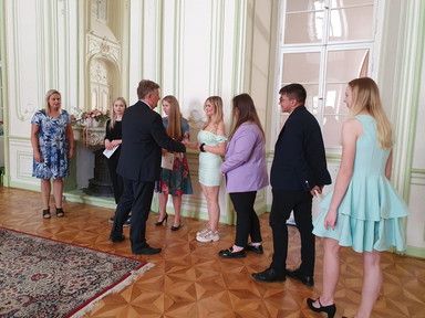 4__89300805-40e2-409c-86ad-bd2c74ba38ef