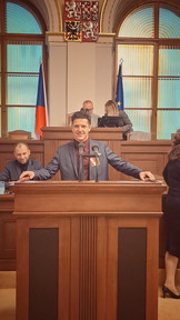 2d5e9fe5-7a04-406f-92cd-44724e1628b7